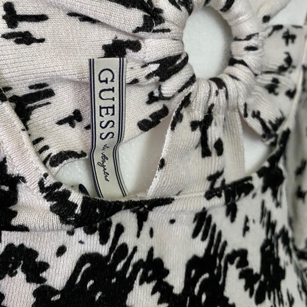 Guess - Picture 3 of 3